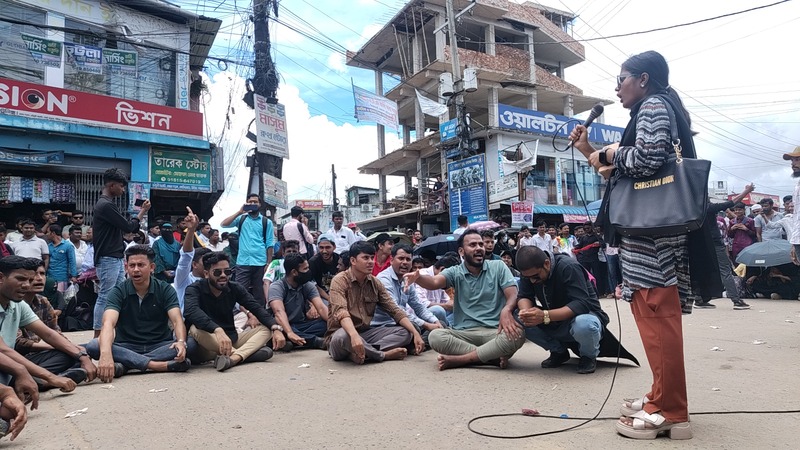 Dismissed teachers stage a day-long protest in Cox’s Bazar, demanding reinstatement and equal treatment in Rohingya camp education programs. Photo: V7N